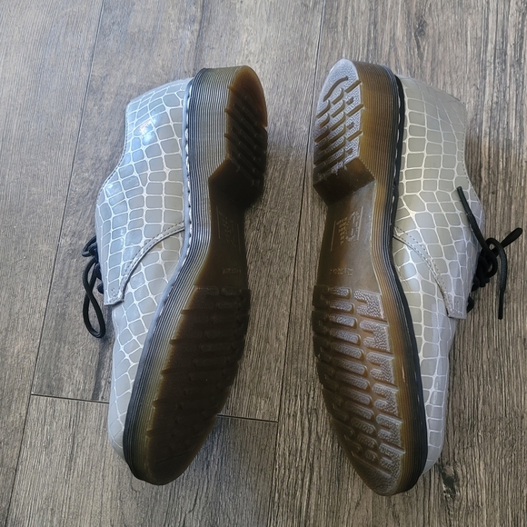 Dr. Martens Gray Crocodile Pattern Oxfords - Picture 4 of 8